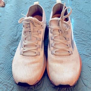 EUC Brooks Ricochet Running shoes. Size 9.5B
